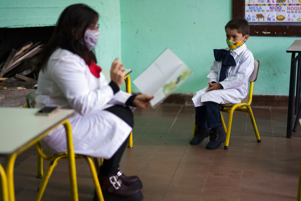 APTOPIX Virus Outbreak Uruguay